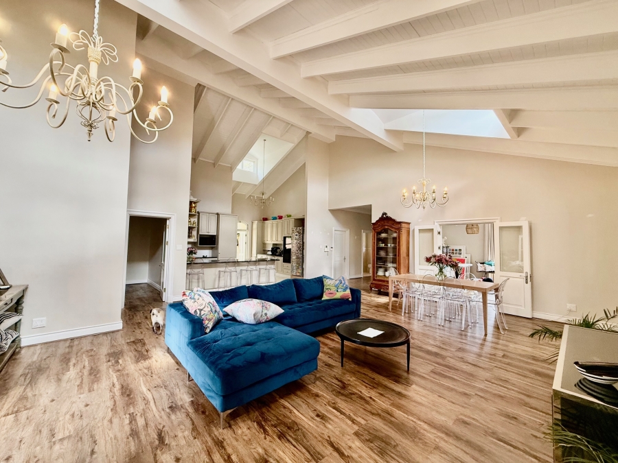 To Let 4 Bedroom Property for Rent in Constantia Western Cape